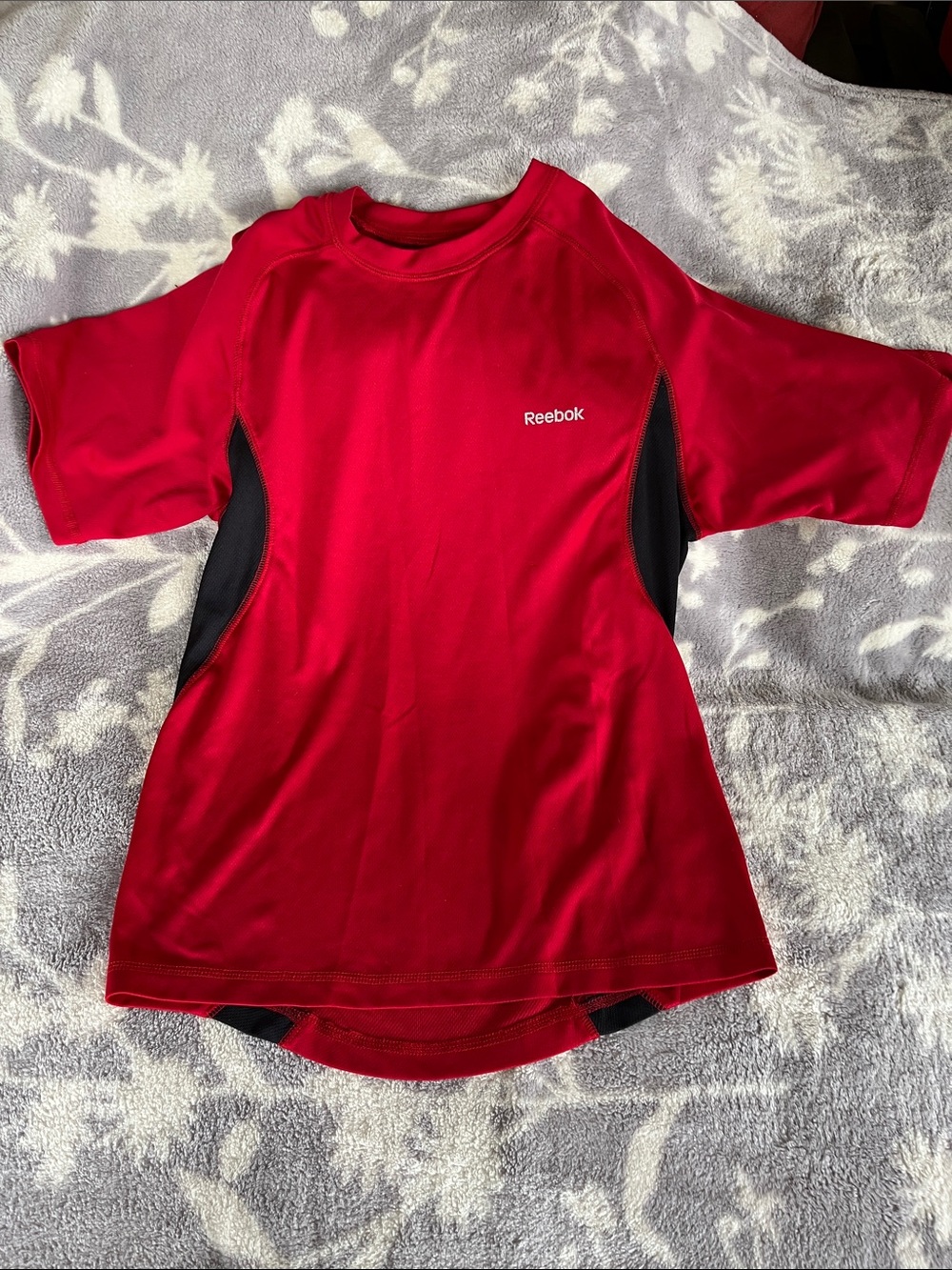 Must Have 4 PC Adidas LS hoodie , Joggers, Tee & Reebok tee Bundle Sz 10-12 - Picture 11 of 13